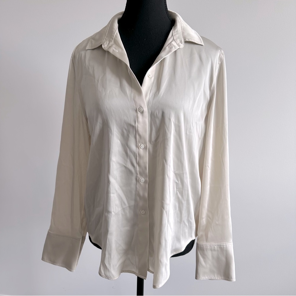 Sz 6 AUTOGRAPH (M&S) Satiny Longsleeve Button Down Blouse in Cream